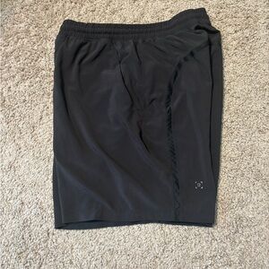 Lulu Lemon men’s black 7” shorts